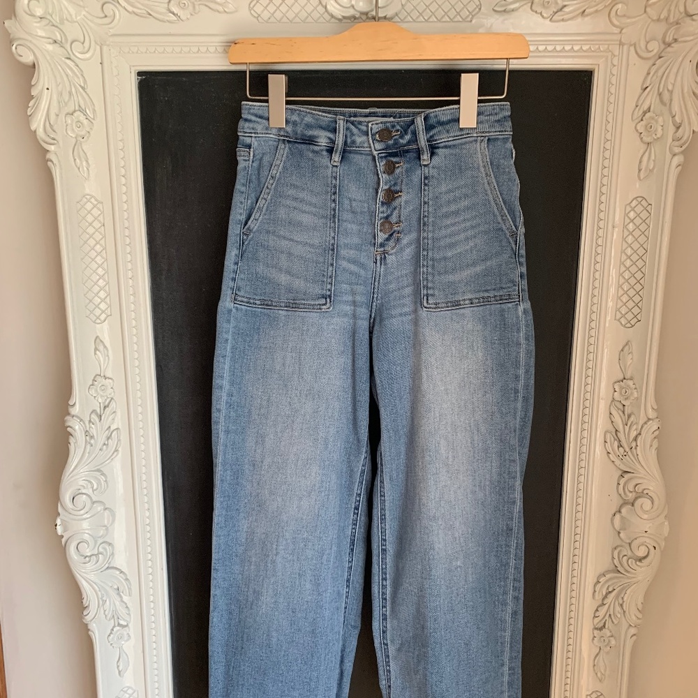 Carly Jean Hendrix Light Wash Jean Size 3